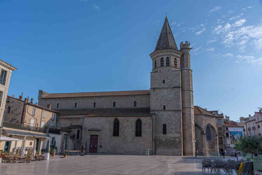 Francia - Béziers 025 - iglesia de La Madeleine.jpg